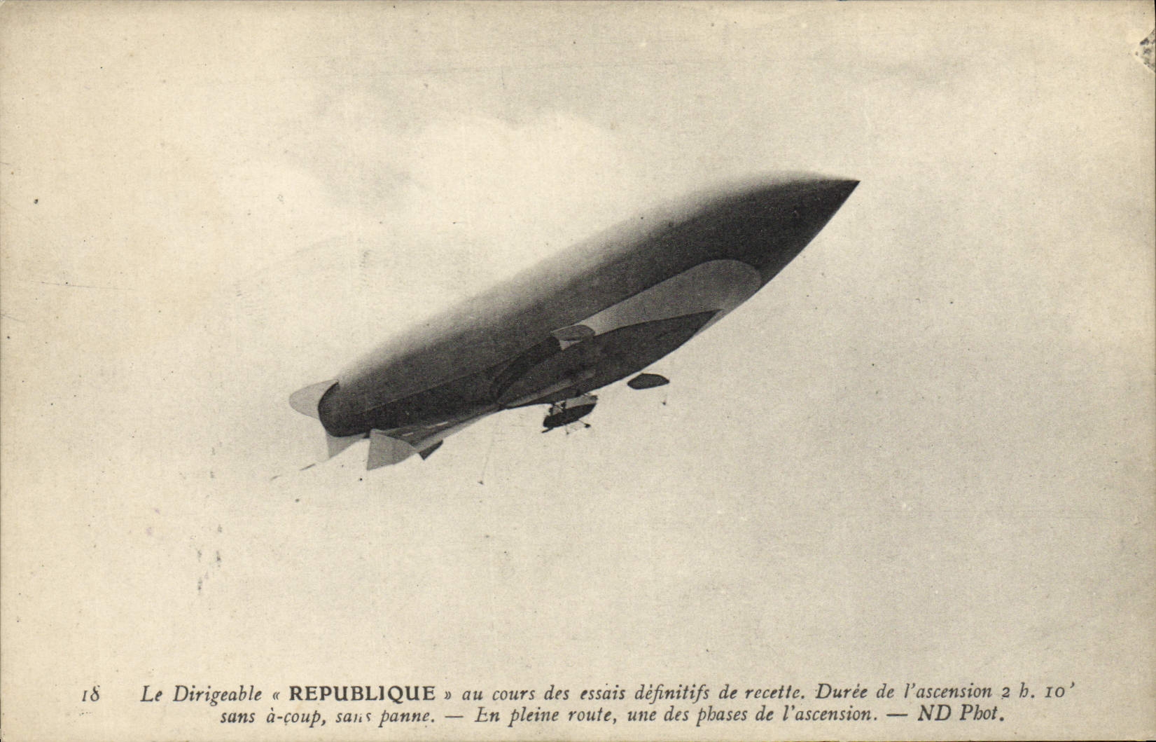 CPA Avion Aviation Dirigeable Zeppelin Republique 