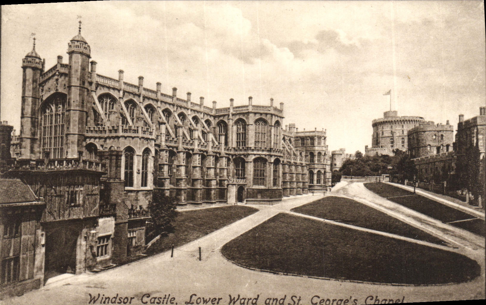 CPA London Windsor Castle Lower Ward And St Georae's Chanel