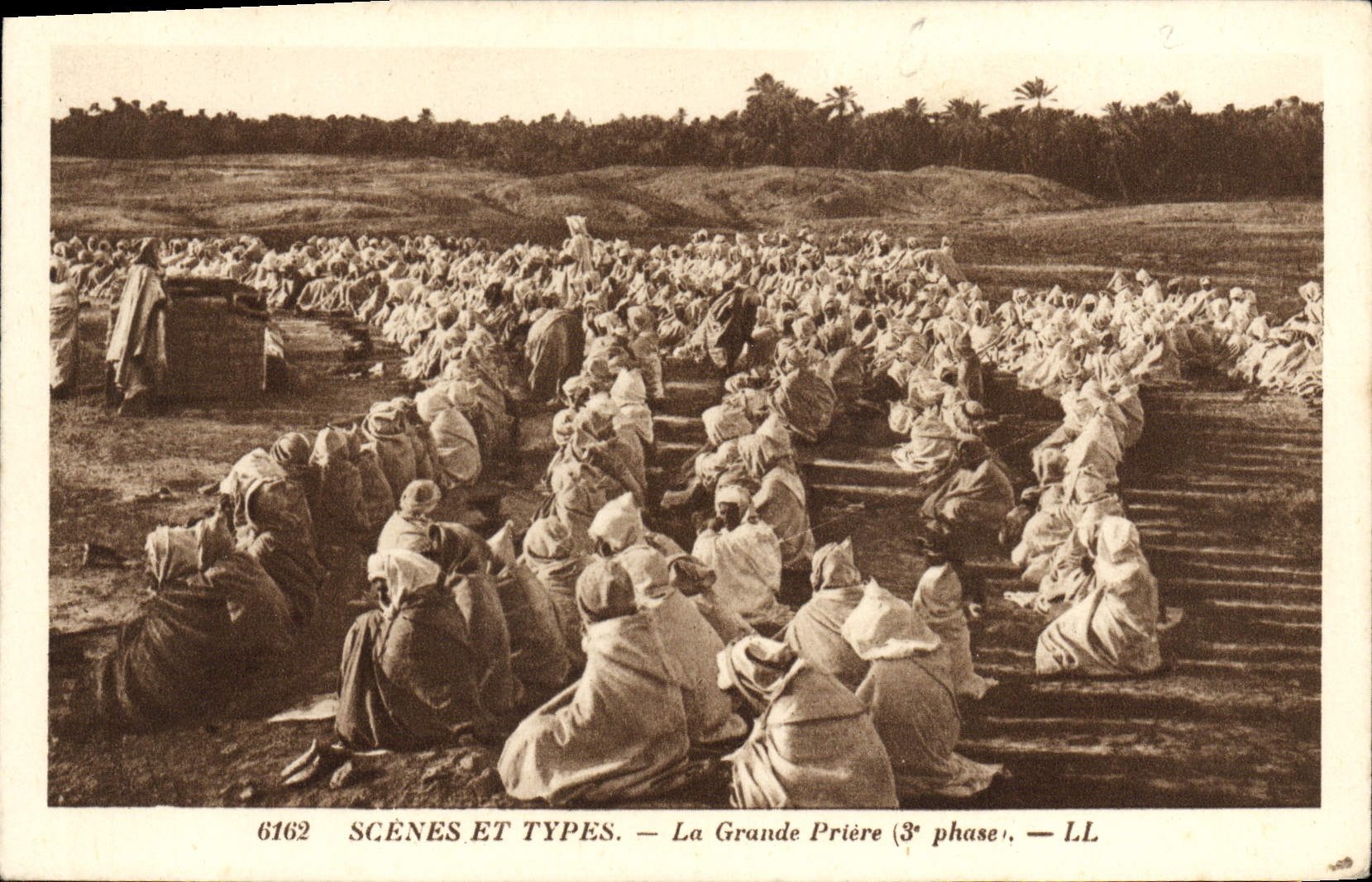 CPA Scenes Et Types La Grande Priere