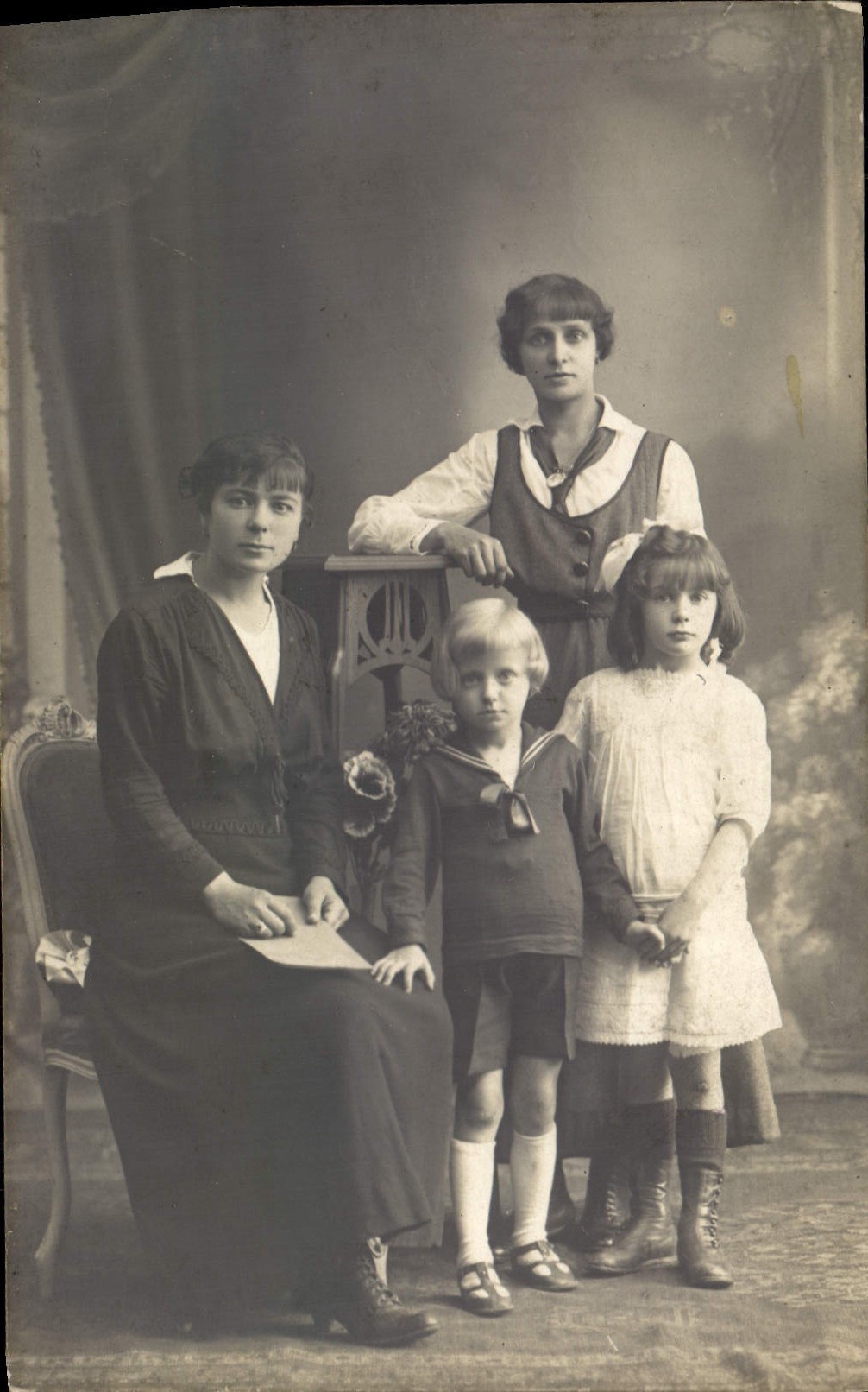 Real photo Woman Children