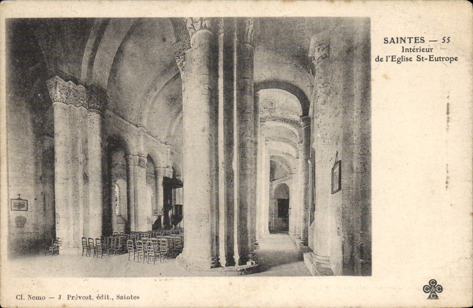 CPA Saintes Interieur de L'Eglise St Eutrope