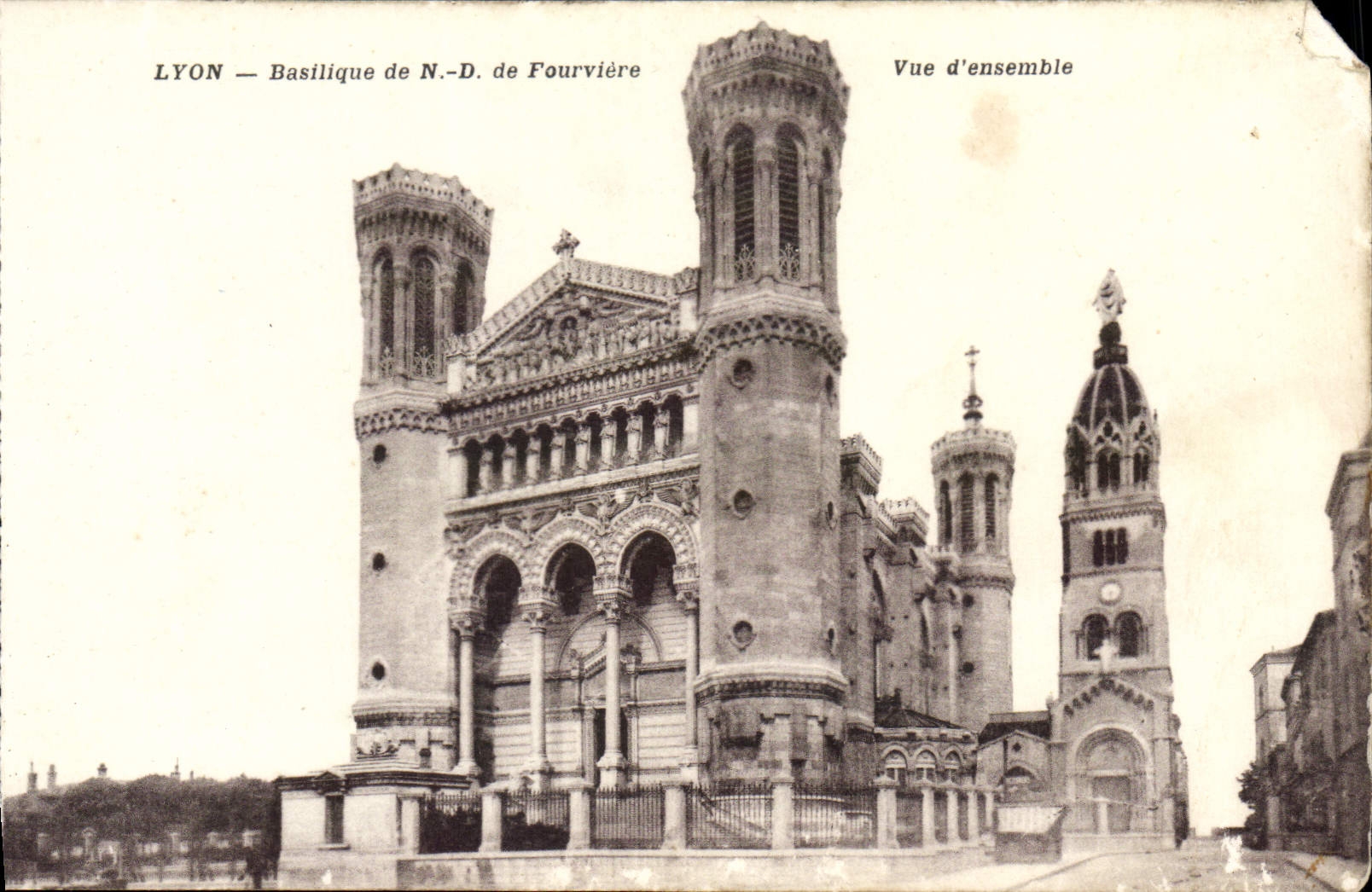 CPA Lyon Basilique de Notre Dame de Fourviere