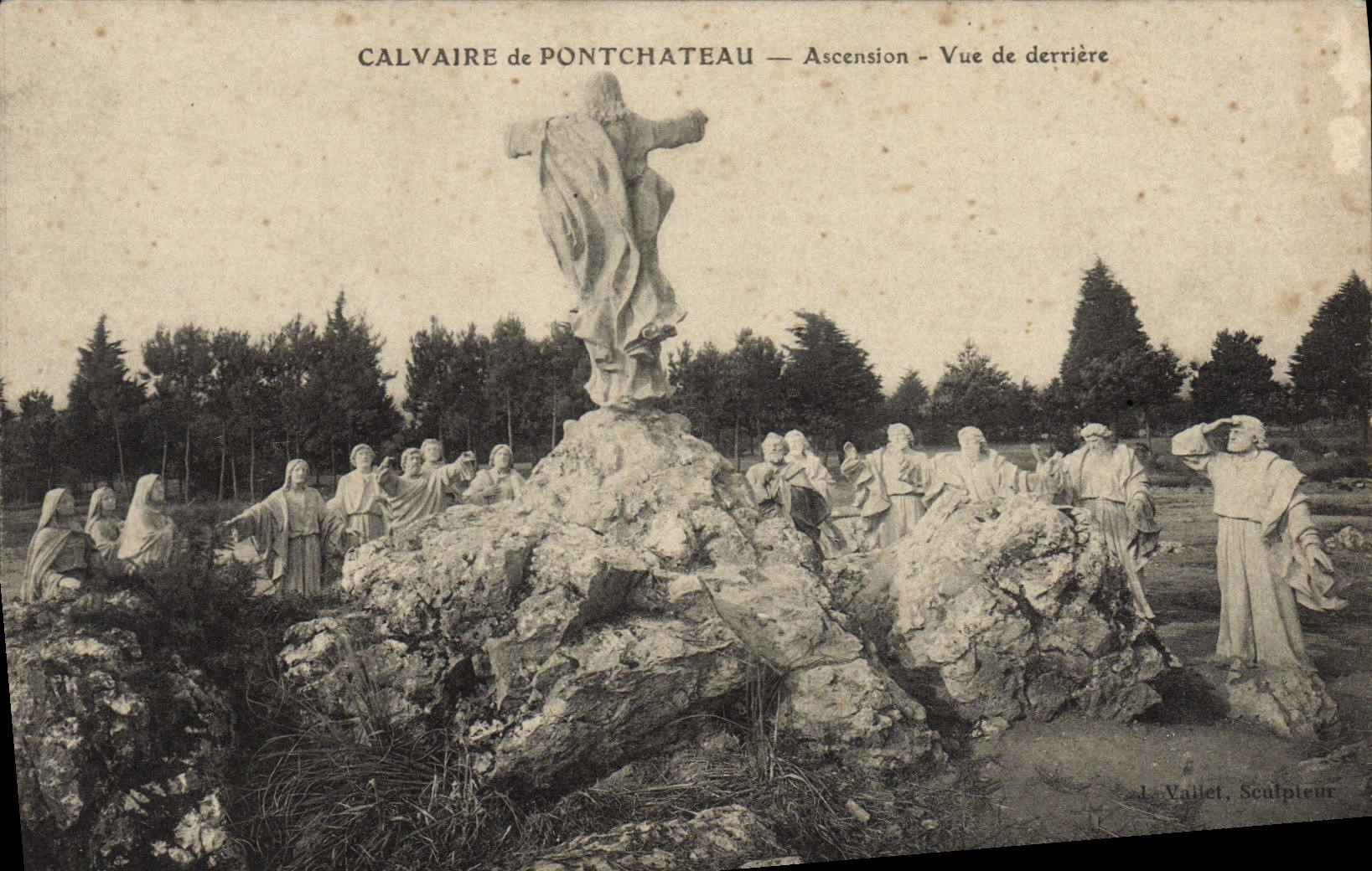 VINTAGE POSTCARD Martyrdom De Pontchateau Climbing Seen of behind