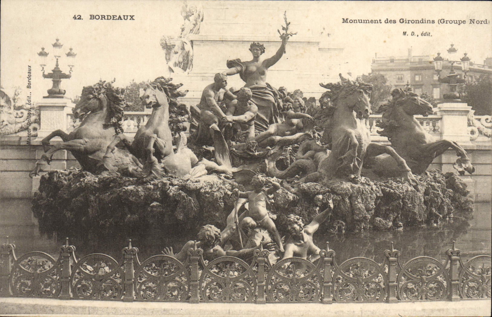 CPA Bordeaux Monument Des Girondins