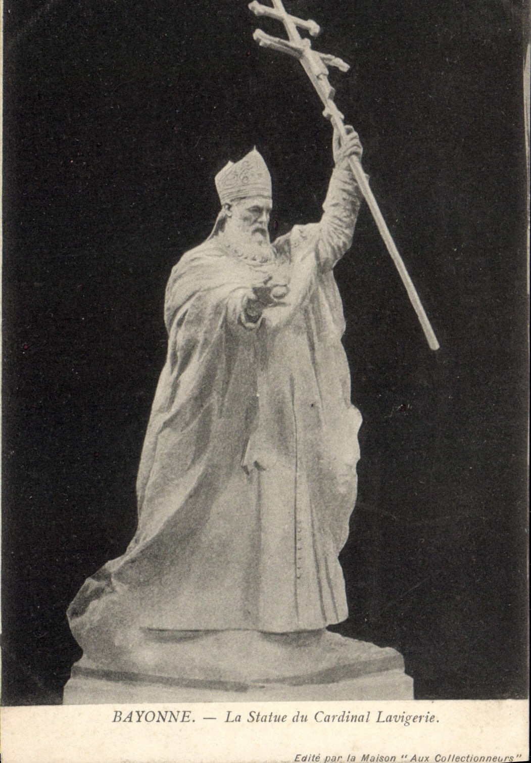 VINTAGE POSTCARD Bayonne the Statue Of the Lavigerie Cardinal