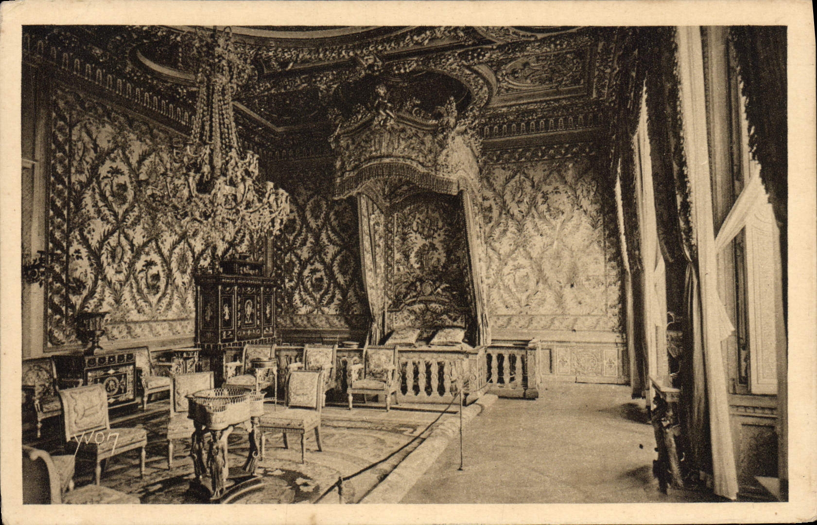 VINTAGE POSTCARD Palate De Fontainebleau Room of the Empresses