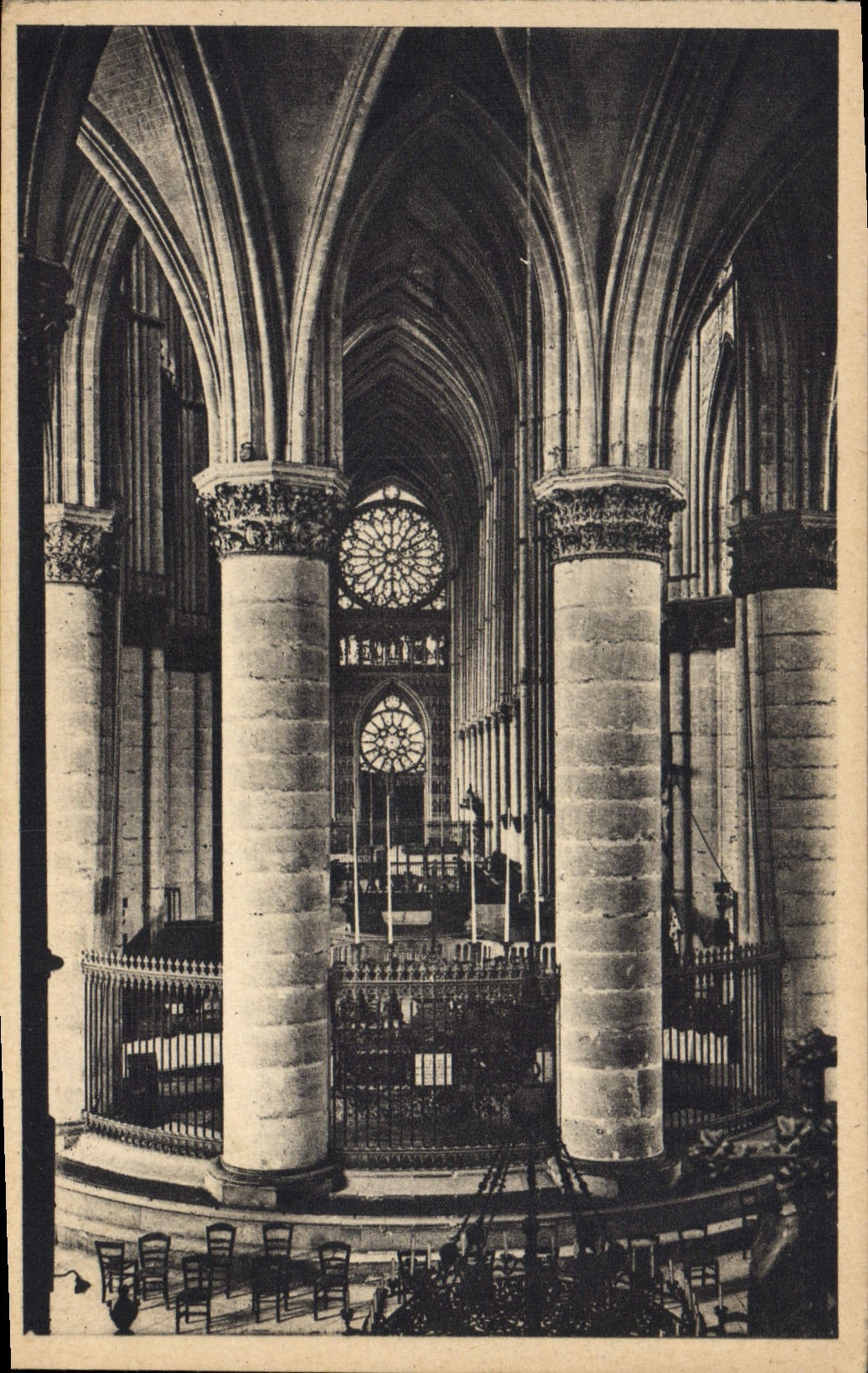 Catedral de la POSTAL de la VENDIMIA del interior visto Reims