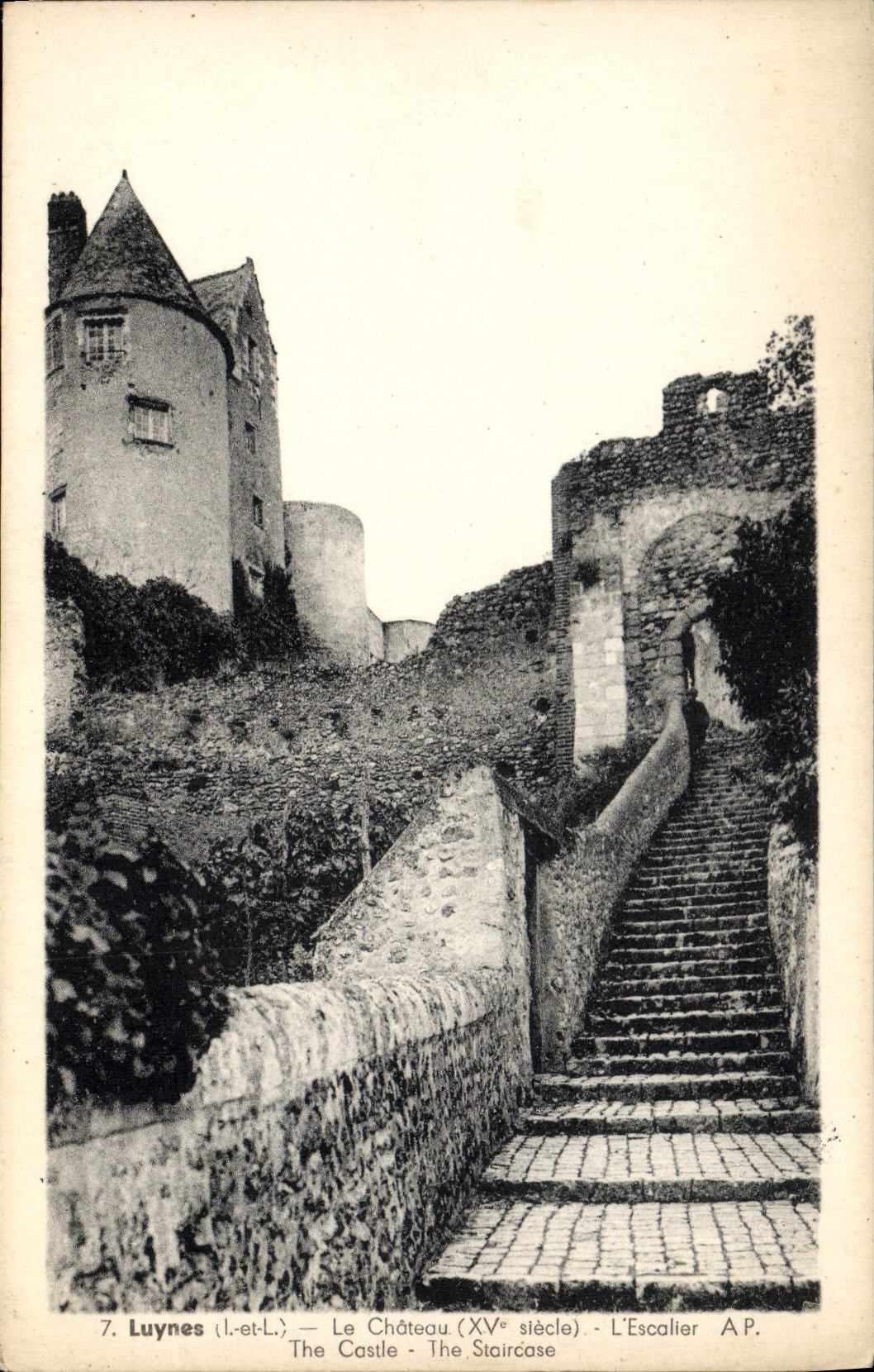 CPA Luynes Le Chateau L'escalier 