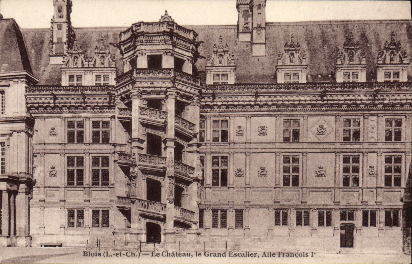 CPA Blois Le Chateau Le Grand Escalier Aile Francois 1er