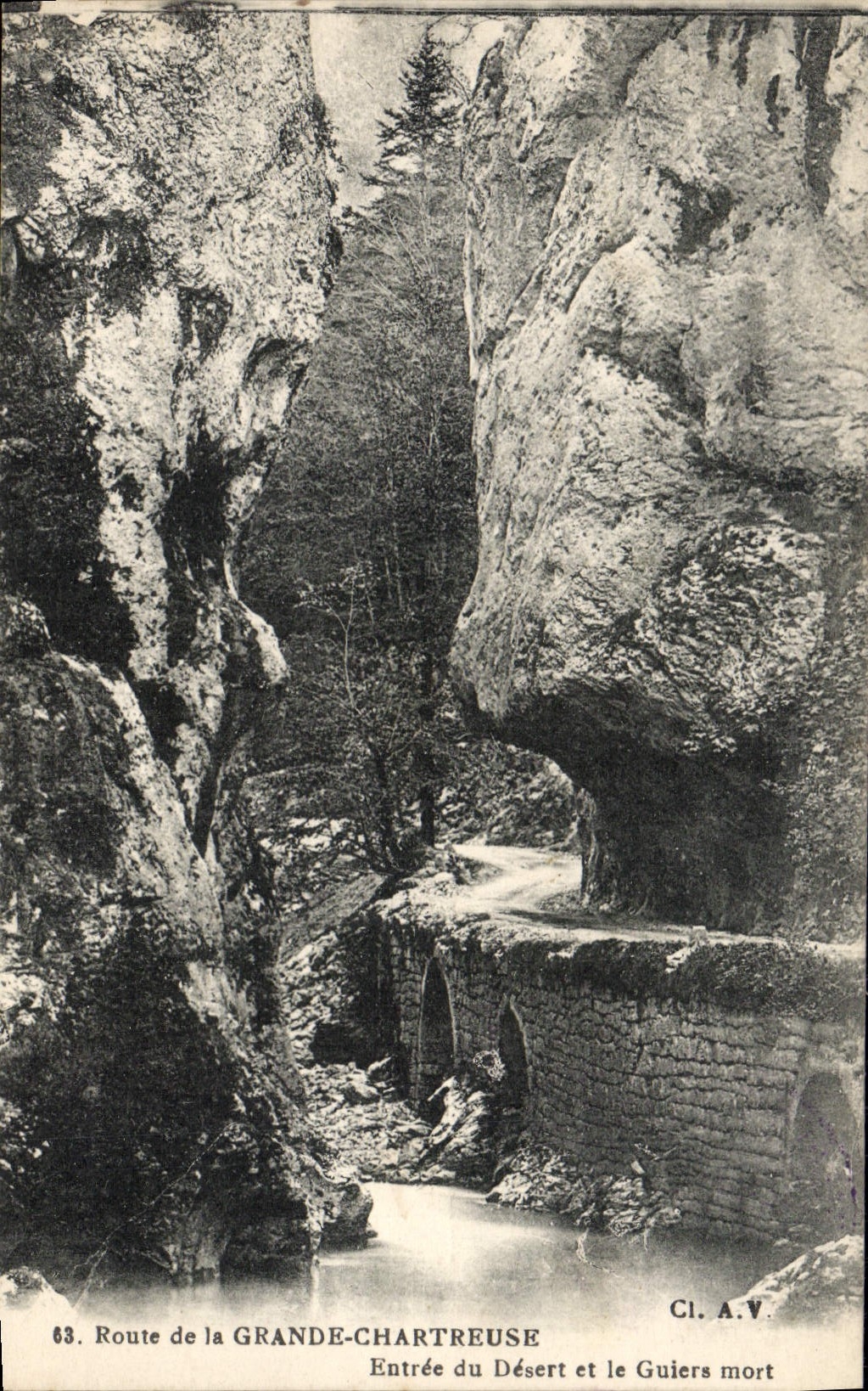 Camino de la POSTAL de la VENDIMIA de chartreuse grande entrado del desierto y del Guiers muerto