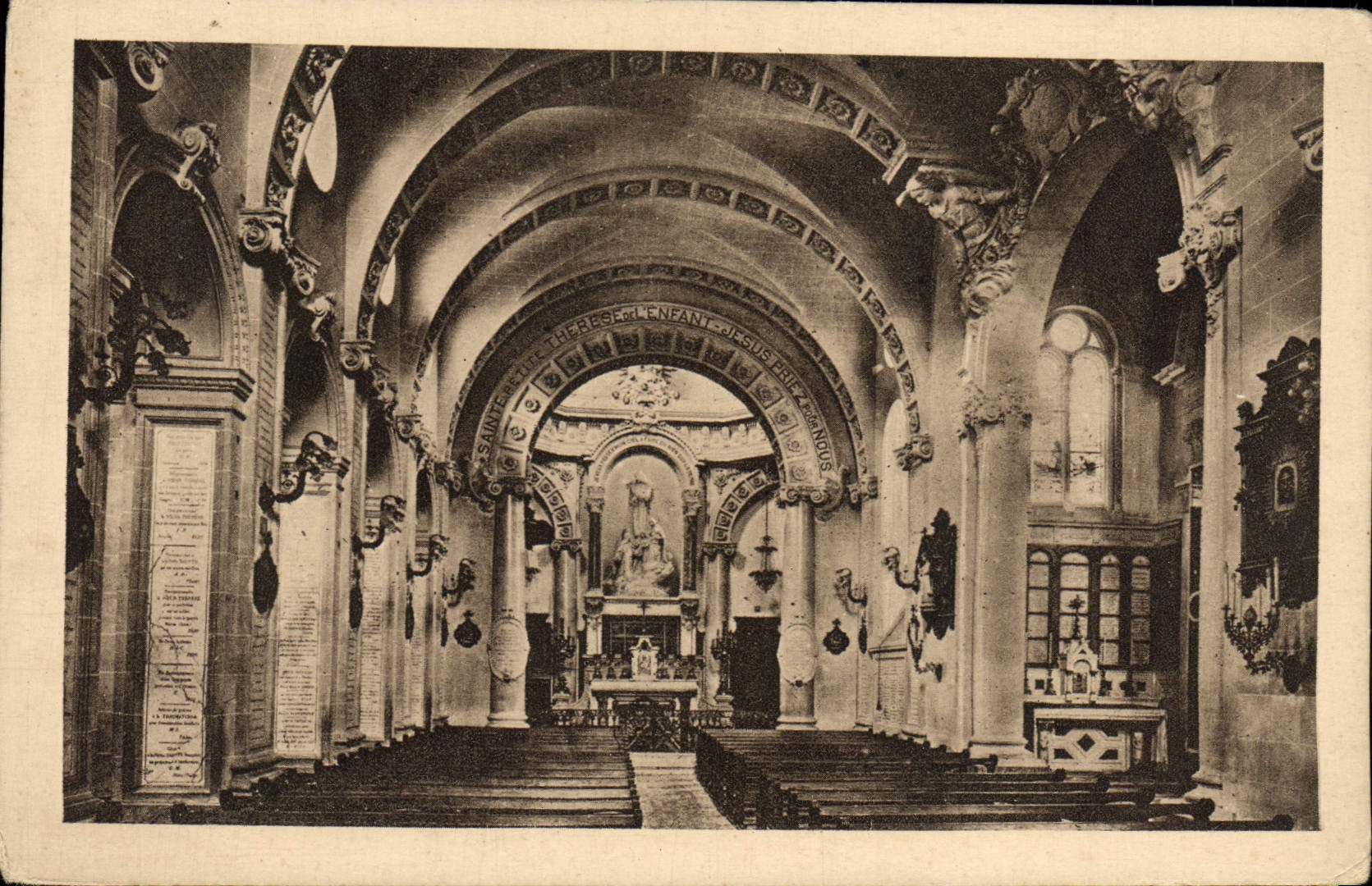 CPA La Chapelle Des Carmelites De Lisieux