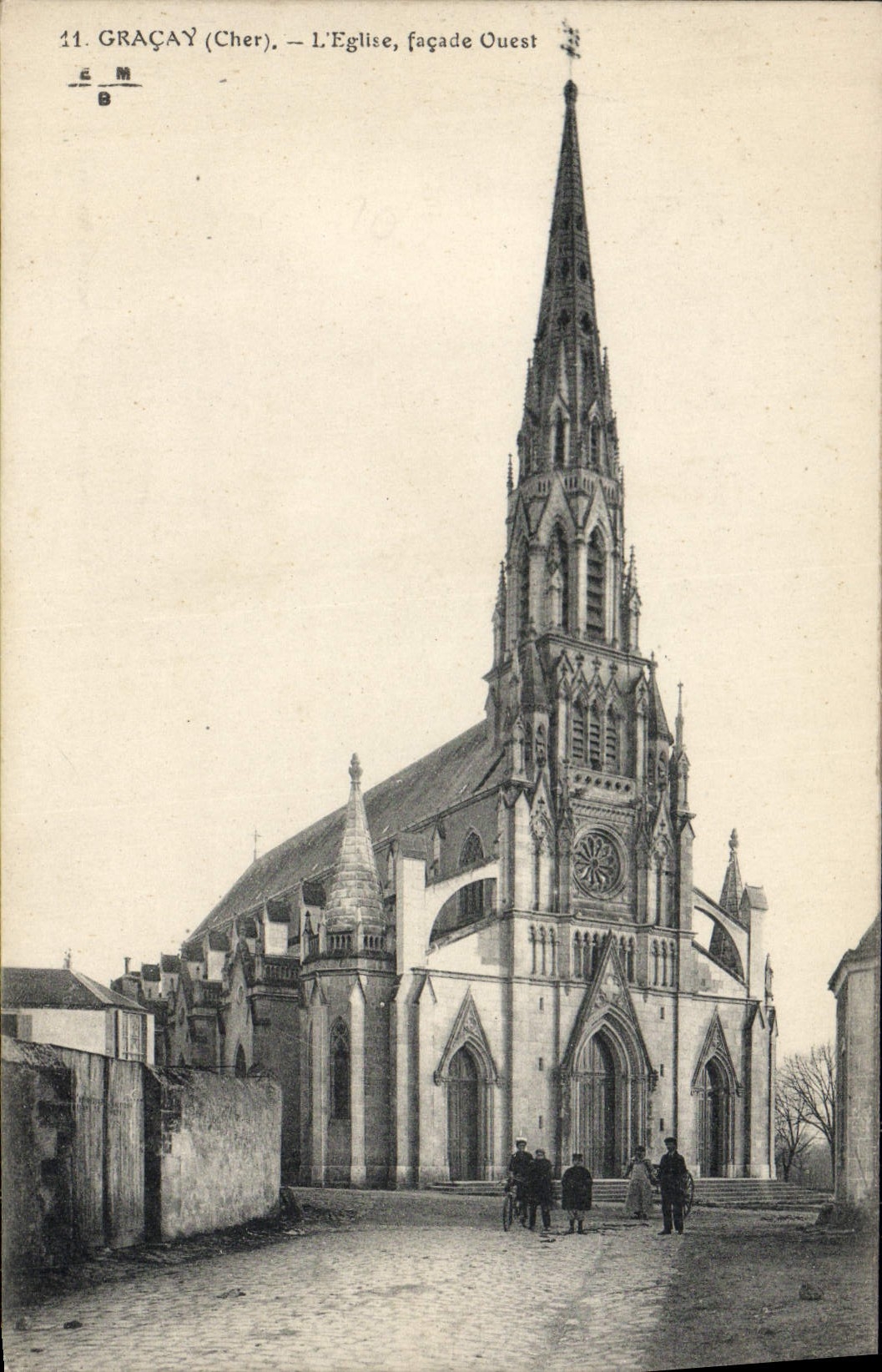 VINTAGE POSTCARD Gracay the Church Western Frontage