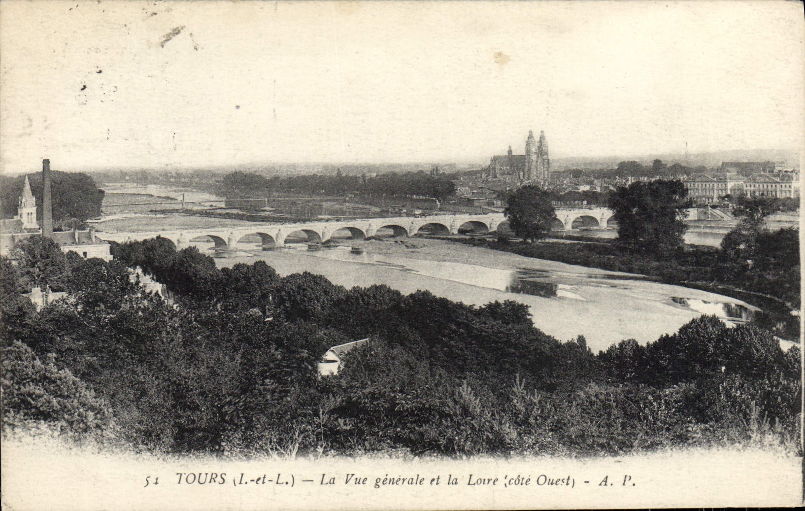 CPA Tours La Vue Generale Et La Loire