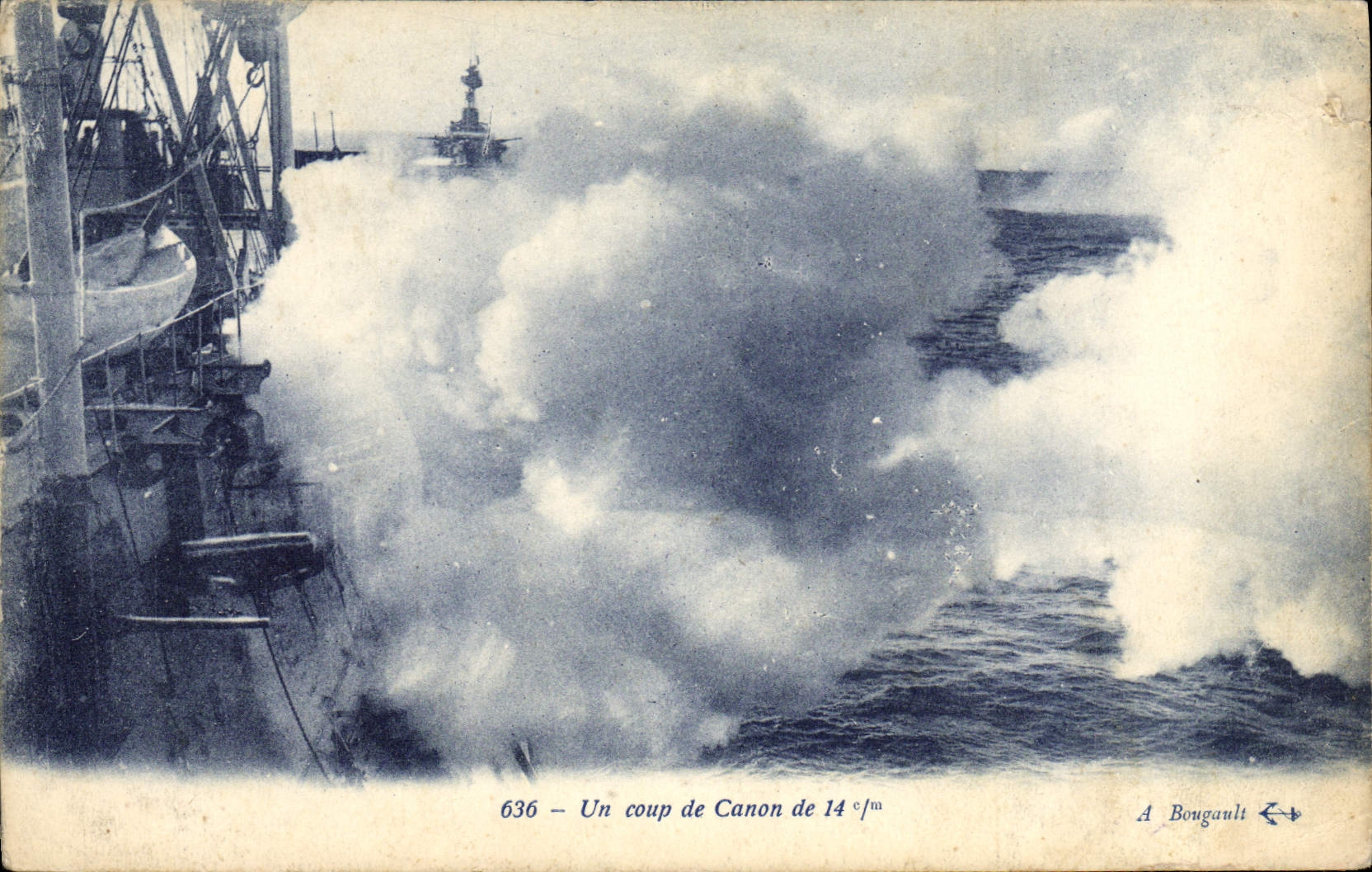 VINTAGE POSTCARD Boat a blow of gun of 14mm