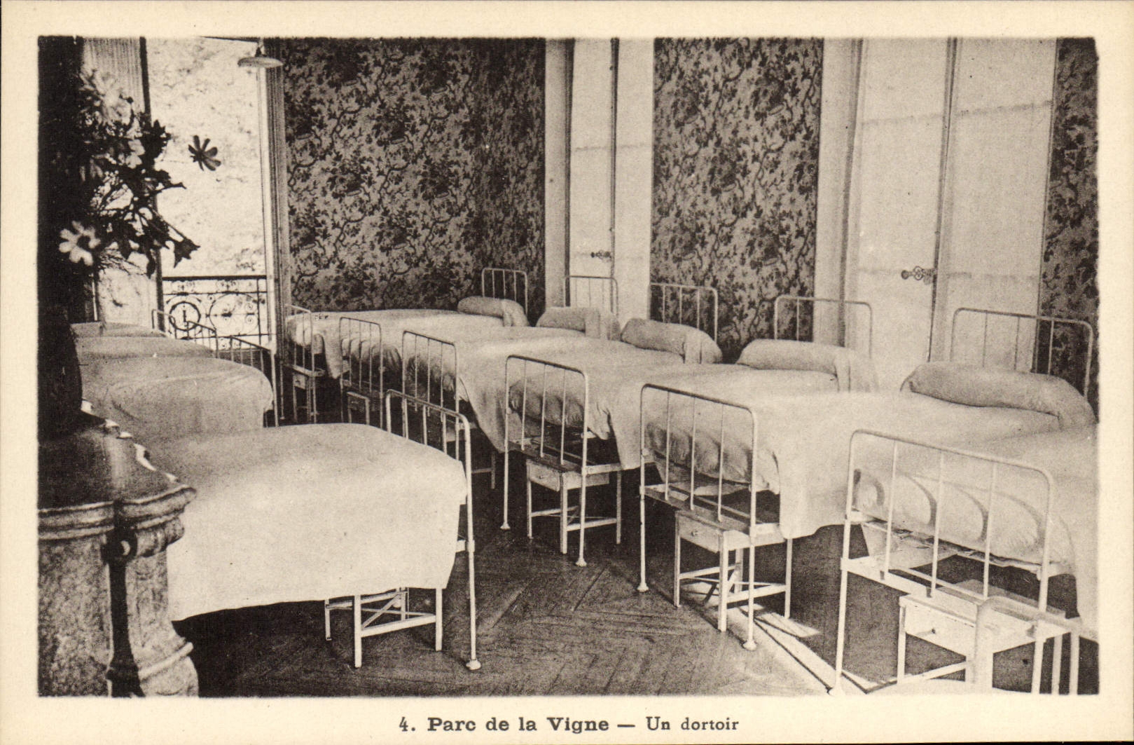 Casa de la POSTAL de la VENDIMIA de los niños de los railwaymen del parque del norte de la vid de Crouy en el tren de Ourcq un dormitorio