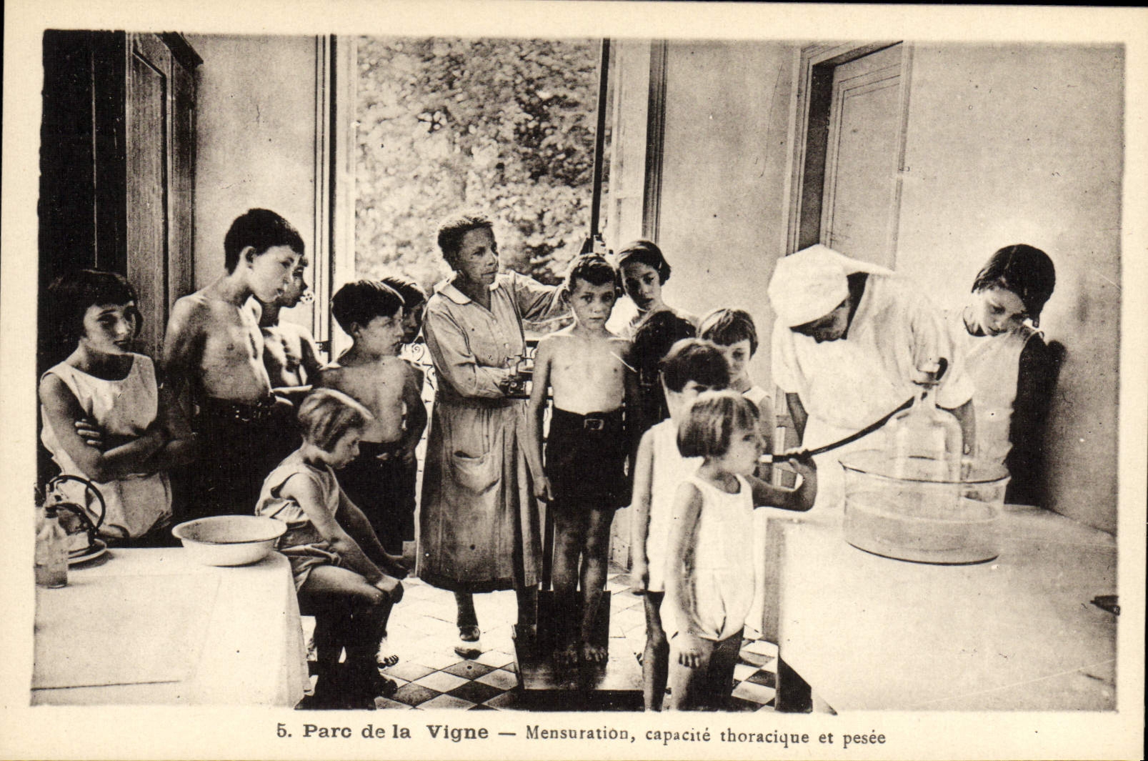 Casa de la POSTAL de la VENDIMIA de los niños de los railwaymen del parque del norte de la vid de Crouy en capacidad vital de la medida del tren de Ourcq