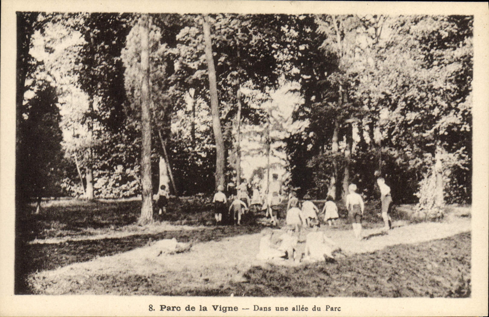 VINTAGE POSTCARD House of the children of the railwaymen of North Park of the Crouy Vine on Ourcq Train In an alley of the park