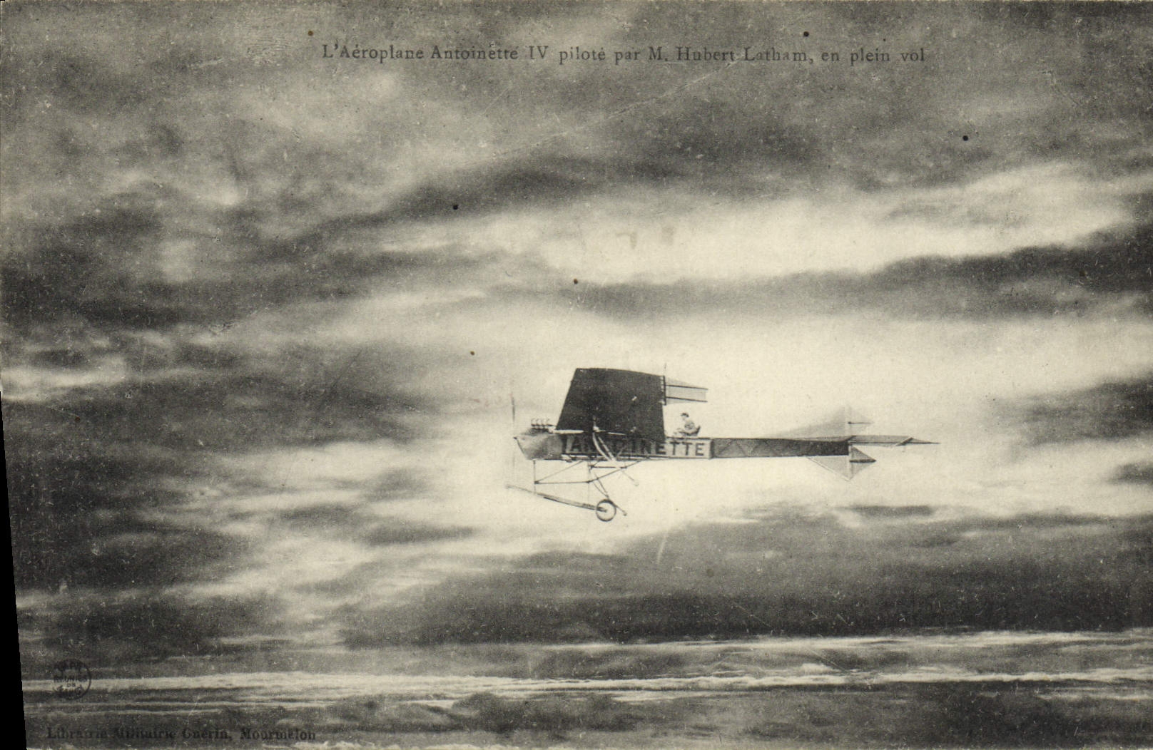 VINTAGE POSTCARD Plane Aviation Airplane Antoinette IV pilot by Hubert Latham in full flight