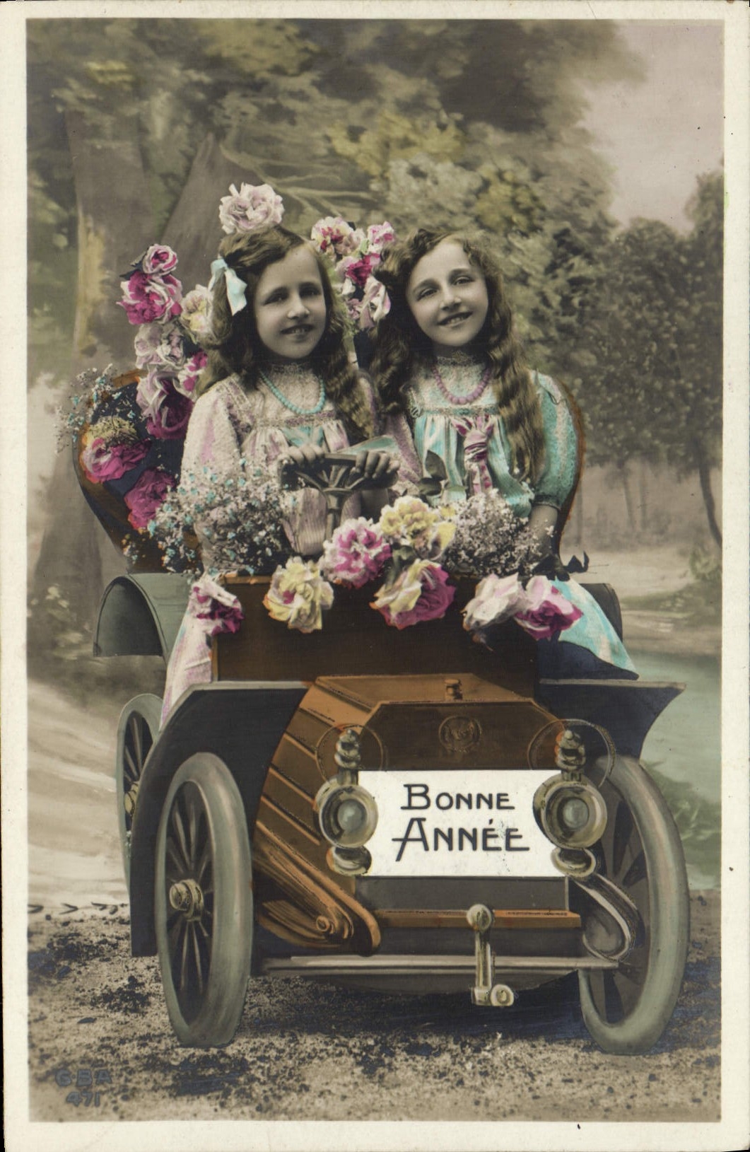 CPA Automobile Femme