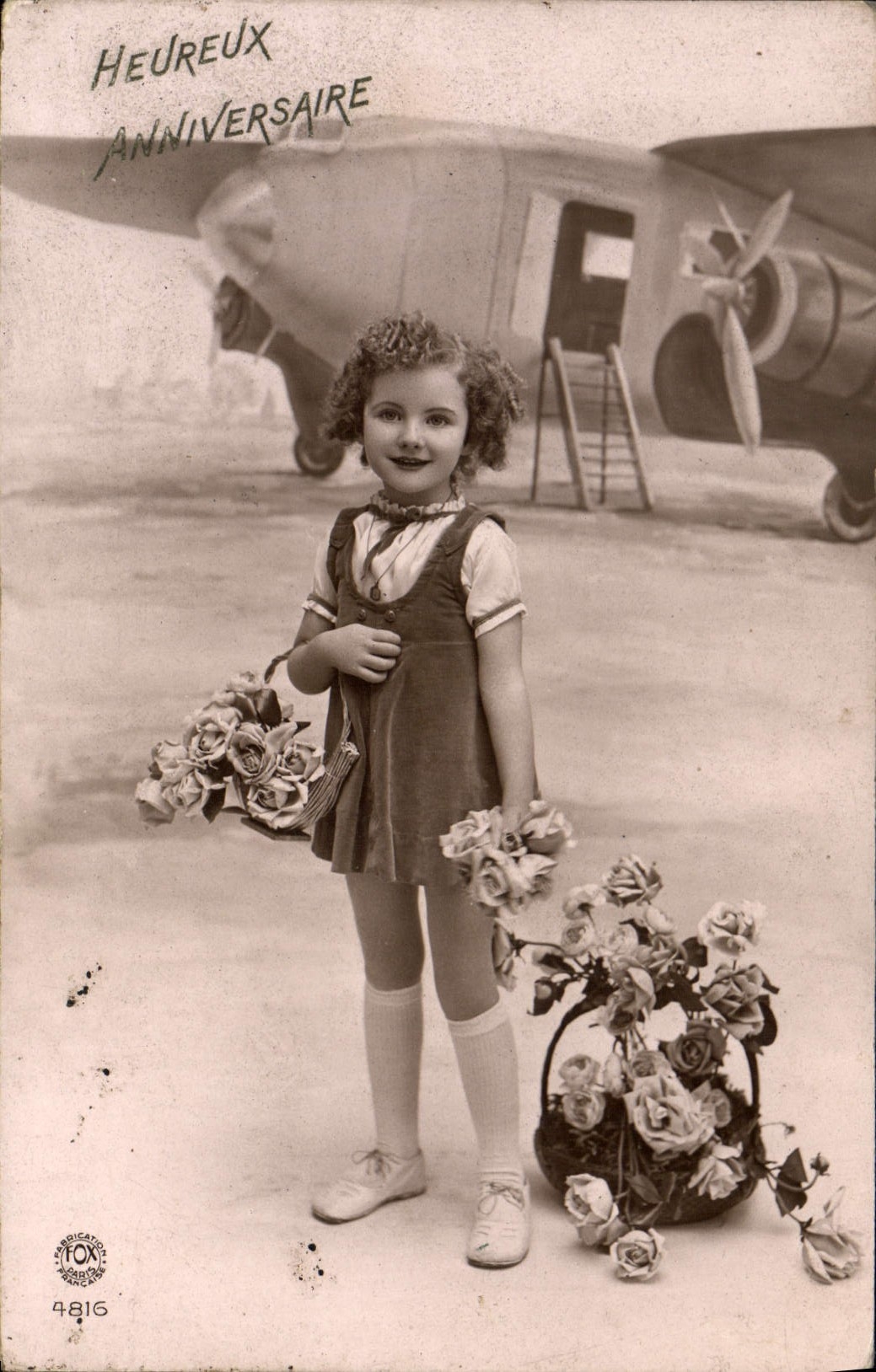 CPA Avion Aviation Enfant Fleurs 