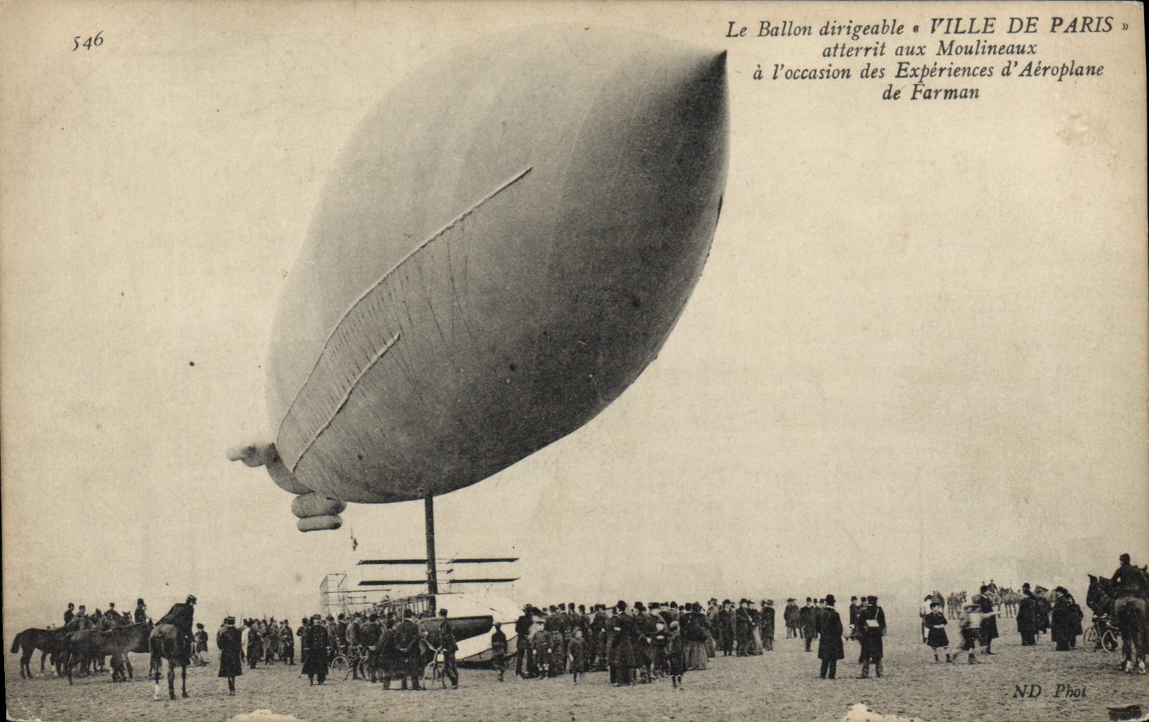 CPA Avion Aviation Dirigeable Zeppelin Ville de Paris atterrit aux Moulineaux Experiences d'aeroplane de Farman