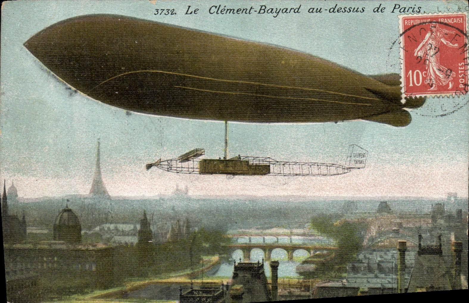 CPA Avion Aviation Dirigeable Zeppelin Le Clement Bayard au dessus de Paris Tour Eiffel