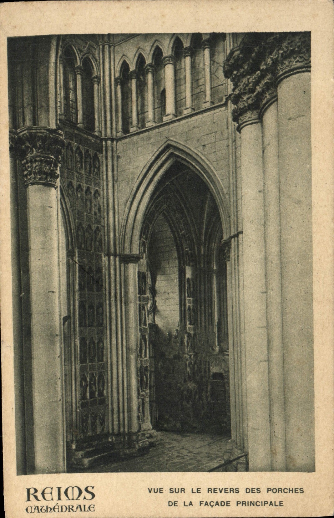 CPA Reims Cathedrale Vue Sur Le Revers Des Porches De La Facade Principale