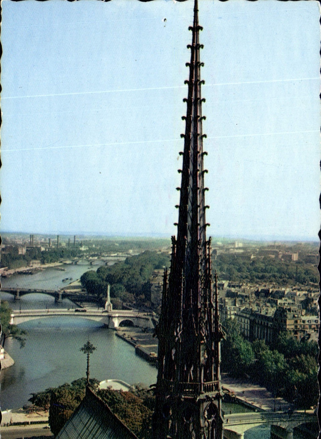 CPM Paris La Fleche De Notre Dame