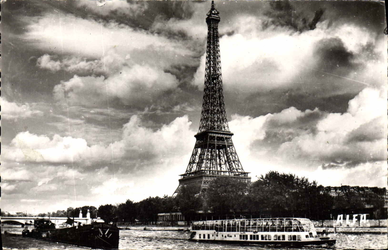 MODERN CARD Paris the Tower Eiffel Walk In Boat Fly