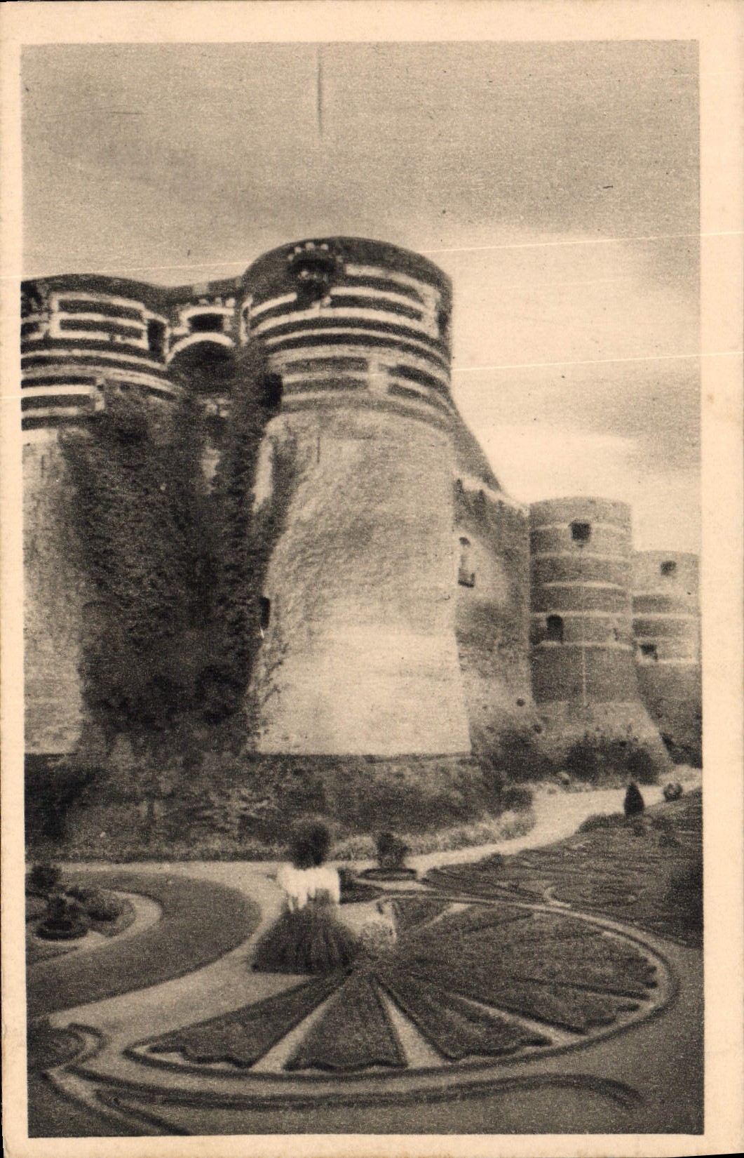 CPA Le Chateau D'Angers