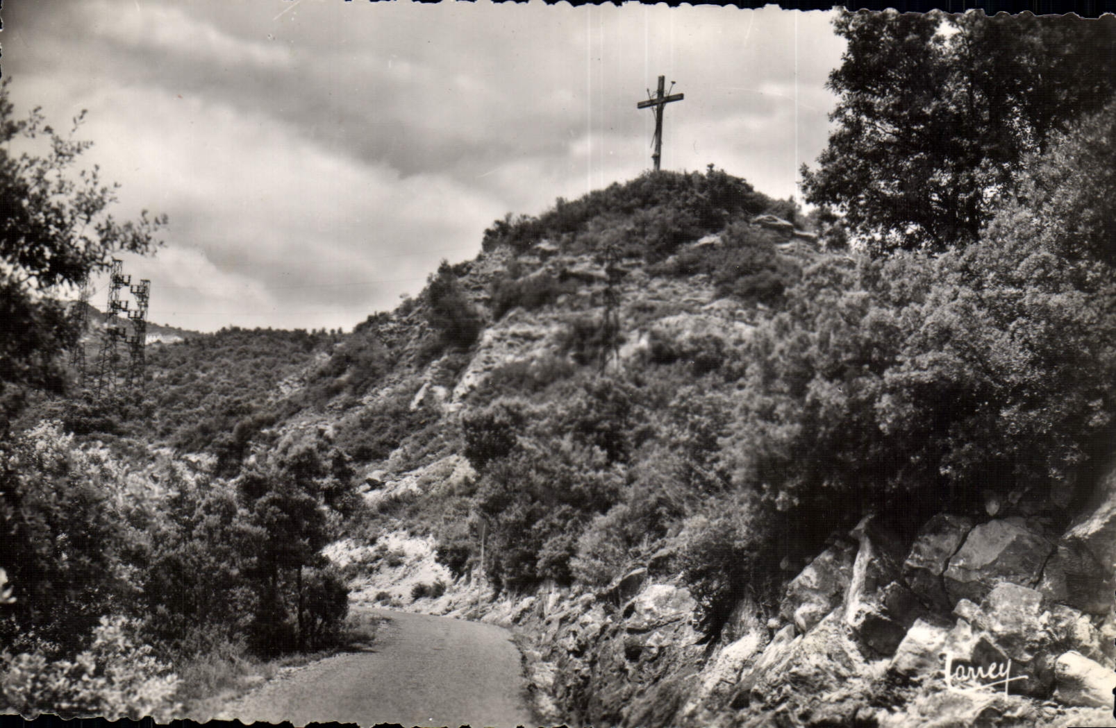CPM Amelie Les Bains Perles des Pyrenees Route de Montballe et le calvaire