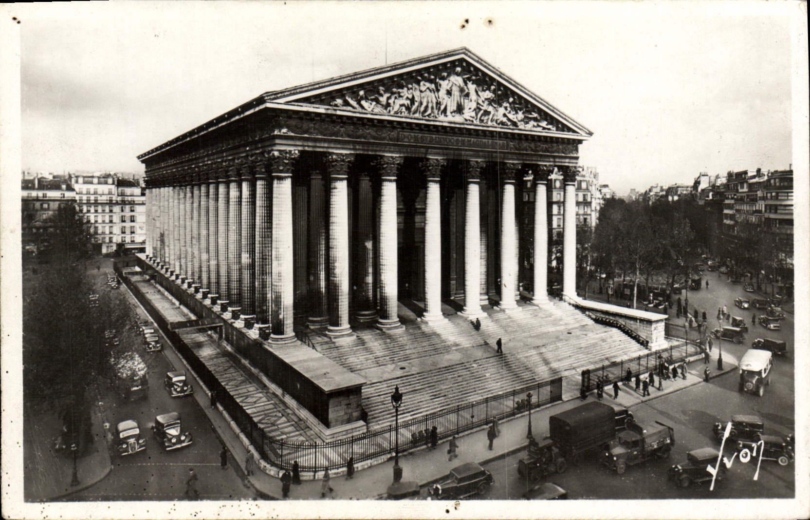 CPM Paris En Flanant Eglise de la Madeleine