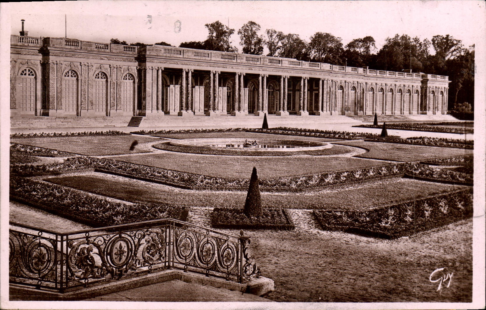 VINTAGE POSTCARD Versailles and Its Wonders the peristyle and gardens