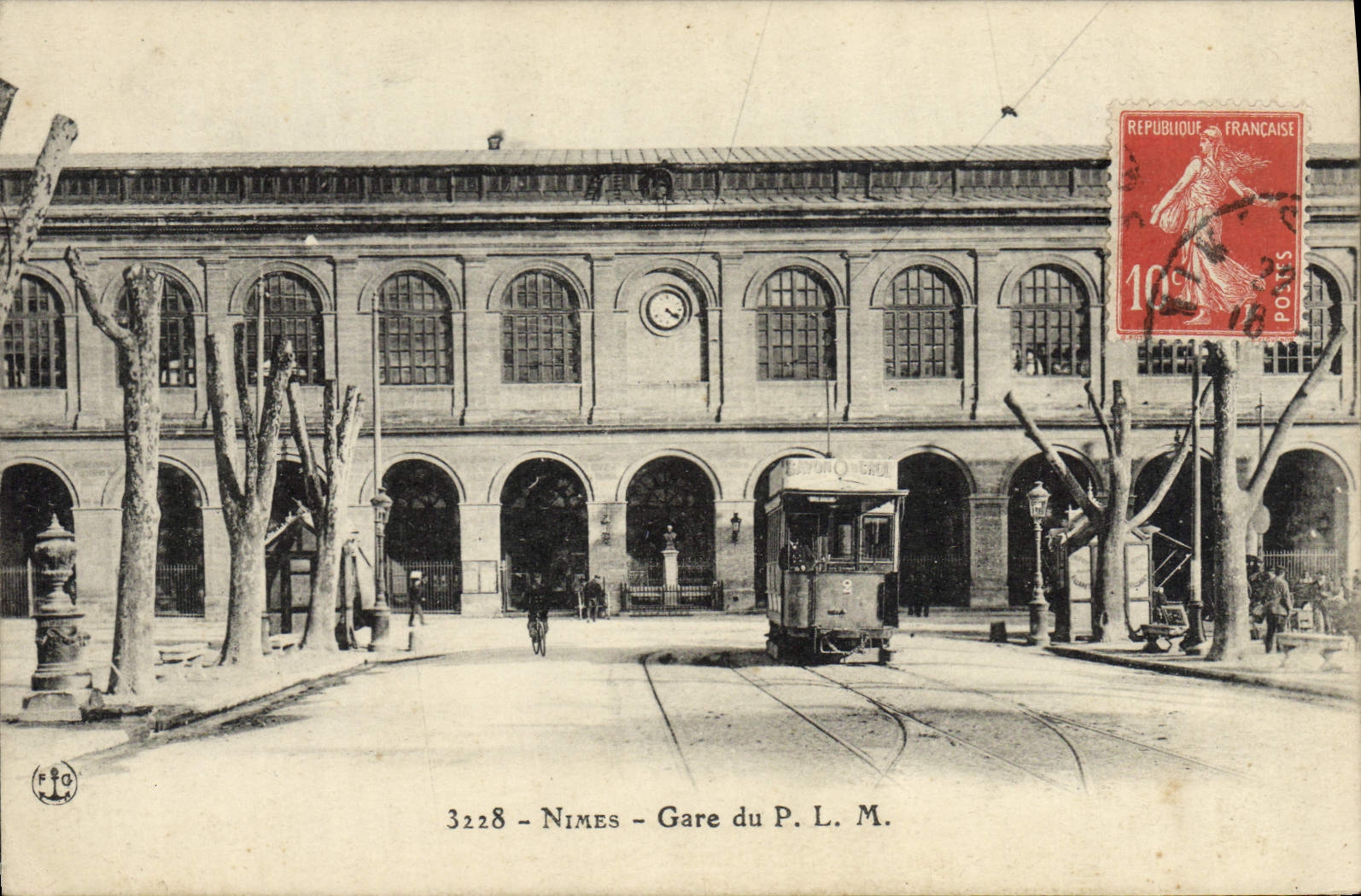 VINTAGE POSTCARD Nimes Parks PLM Tramway