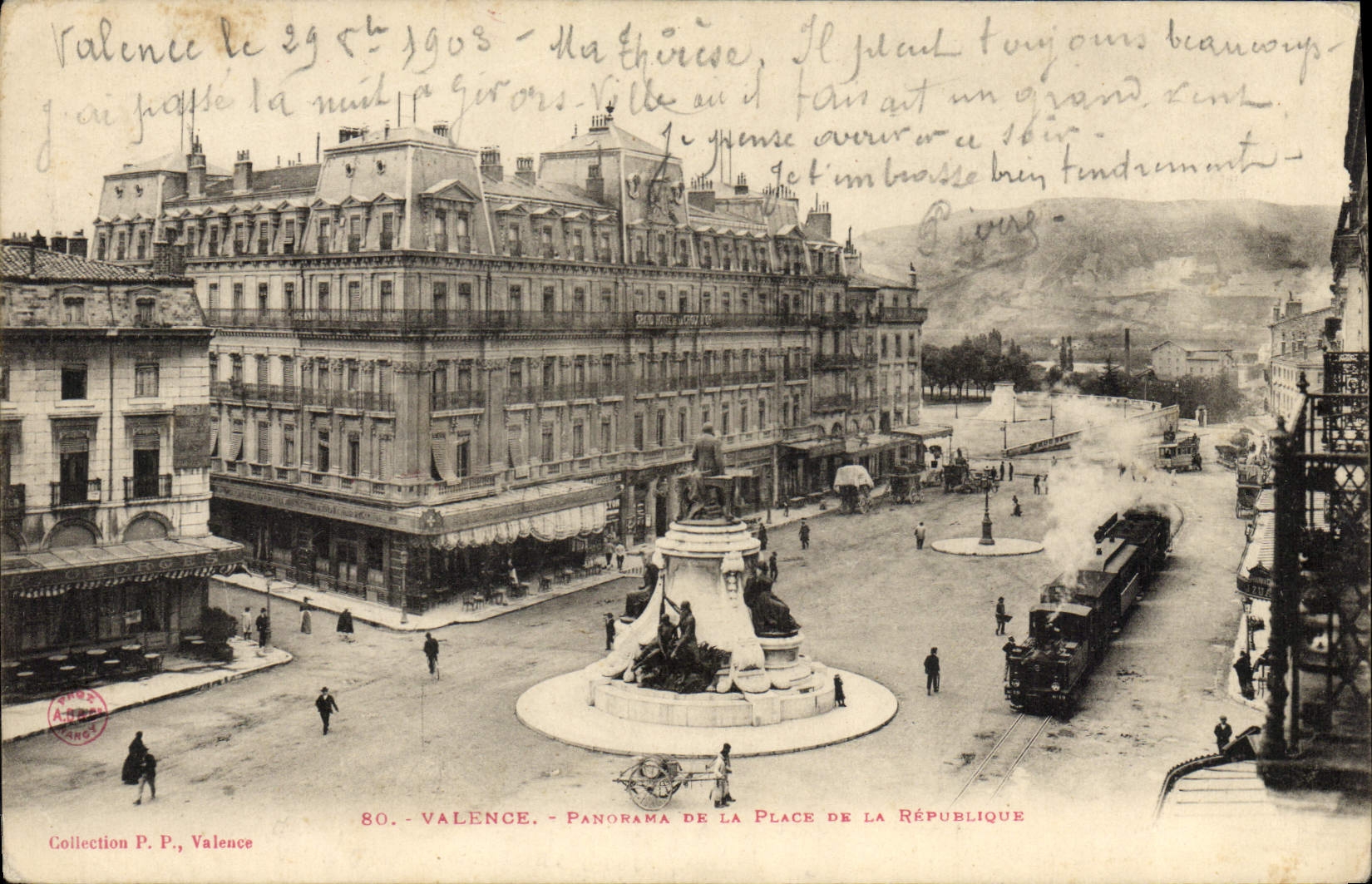 CPA Valence Panorama de la place de la Republique Tramway