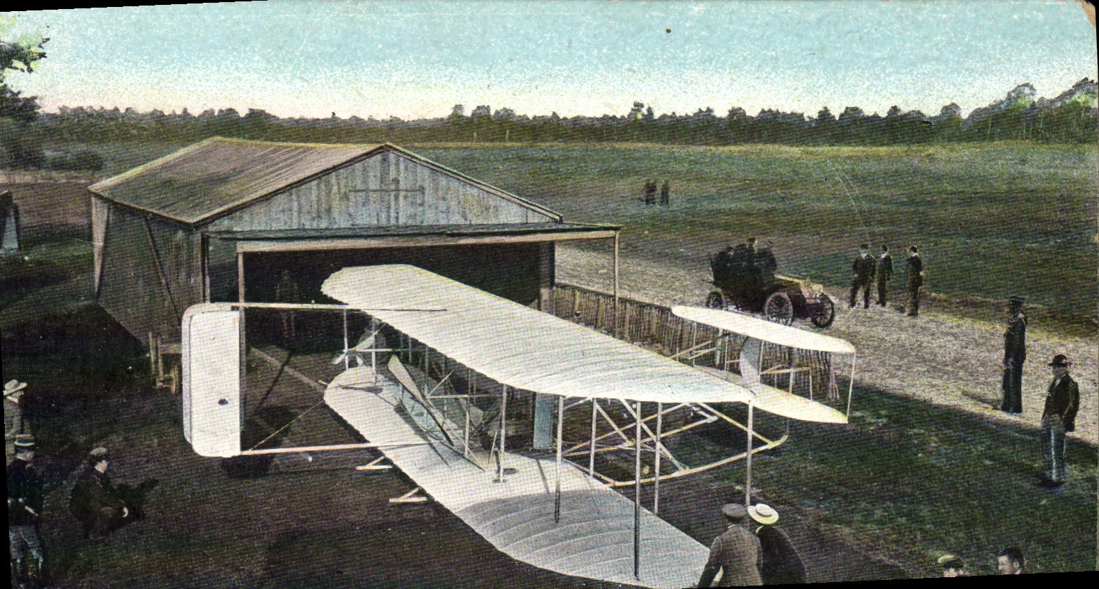 CPA Avion Aviation Aeroplane Wilbur Wright La rentree au hangar apres un vol