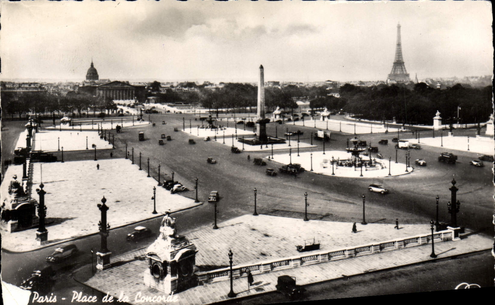 CPM Paris Place de la Concorde Tour Eiffel