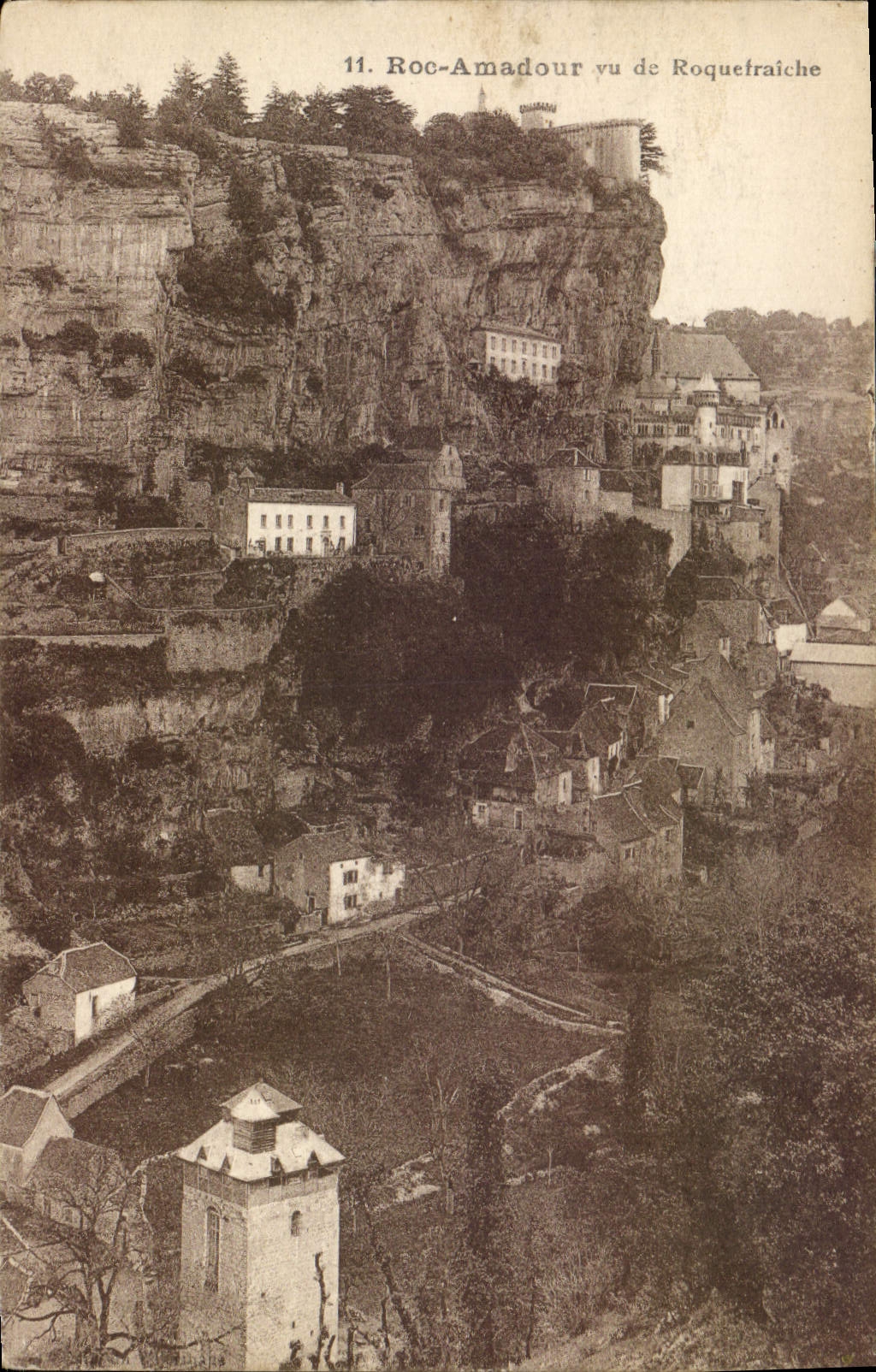 VINTAGE POSTCARD Rock Amadour Seen De Roquefraiche