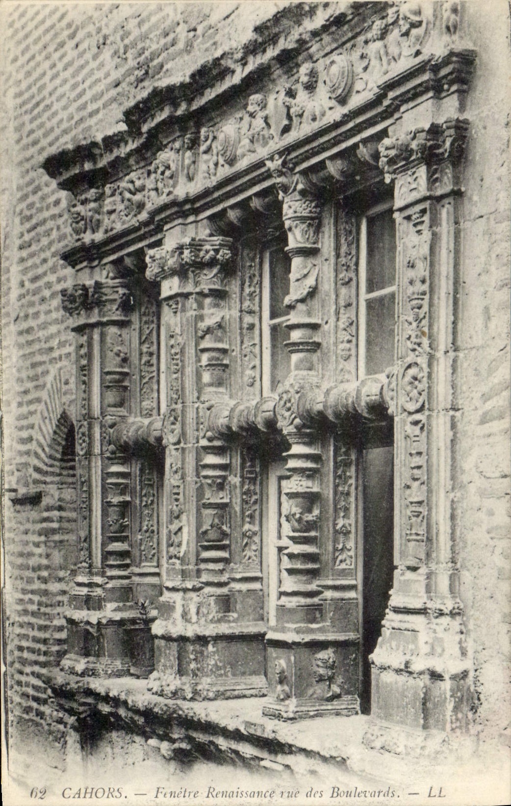 VINTAGE POSTCARD Cahors Fenestrates Street Of Boudevards Renaissance