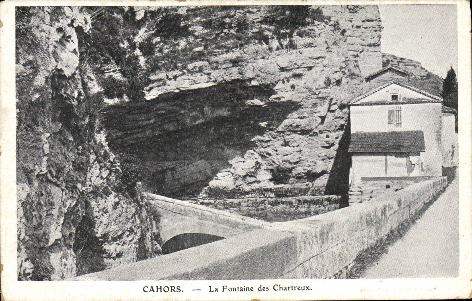 VINTAGE POSTCARD Cahors the Fountain Of the Carthusian monks