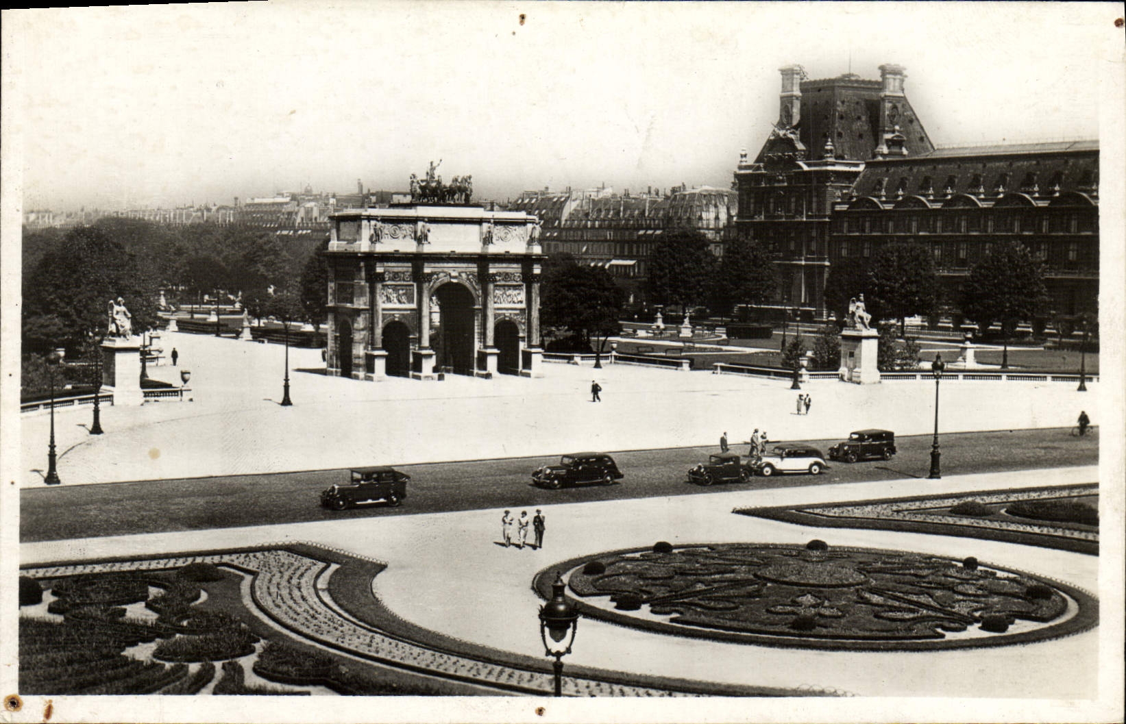 CPM Paris L'Arc De Triomphe Du Carrousel