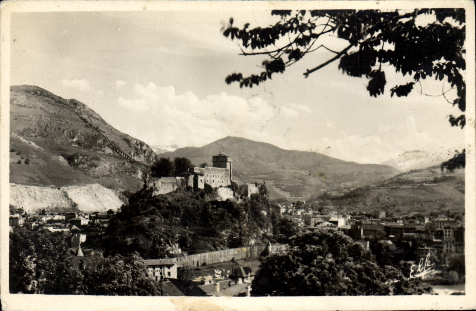Pesado de la POSTAL de la VENDIMIA Fort y el valle D Argeles