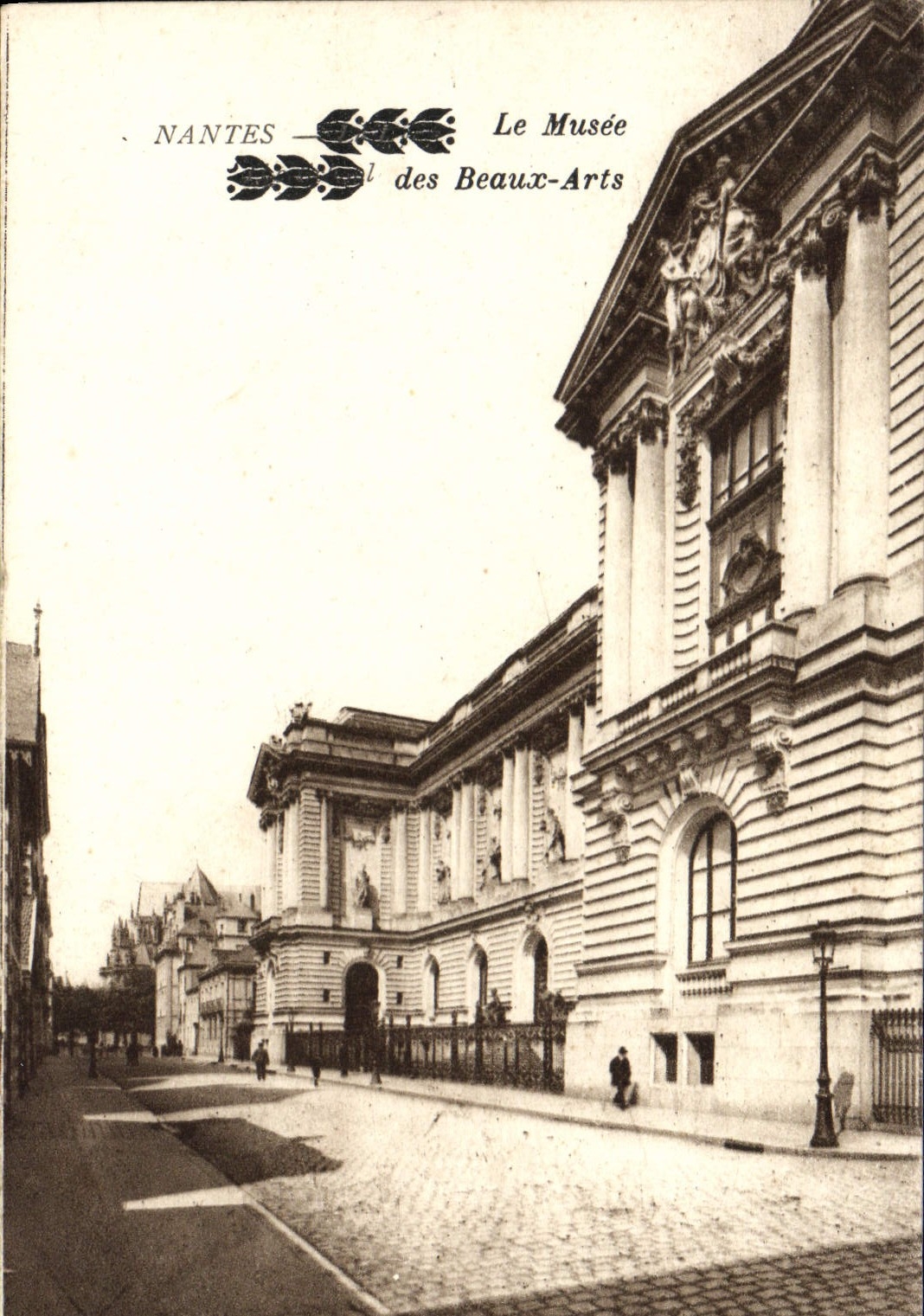 VINTAGE POSTCARD Nantes the Museum of Beautiful arts