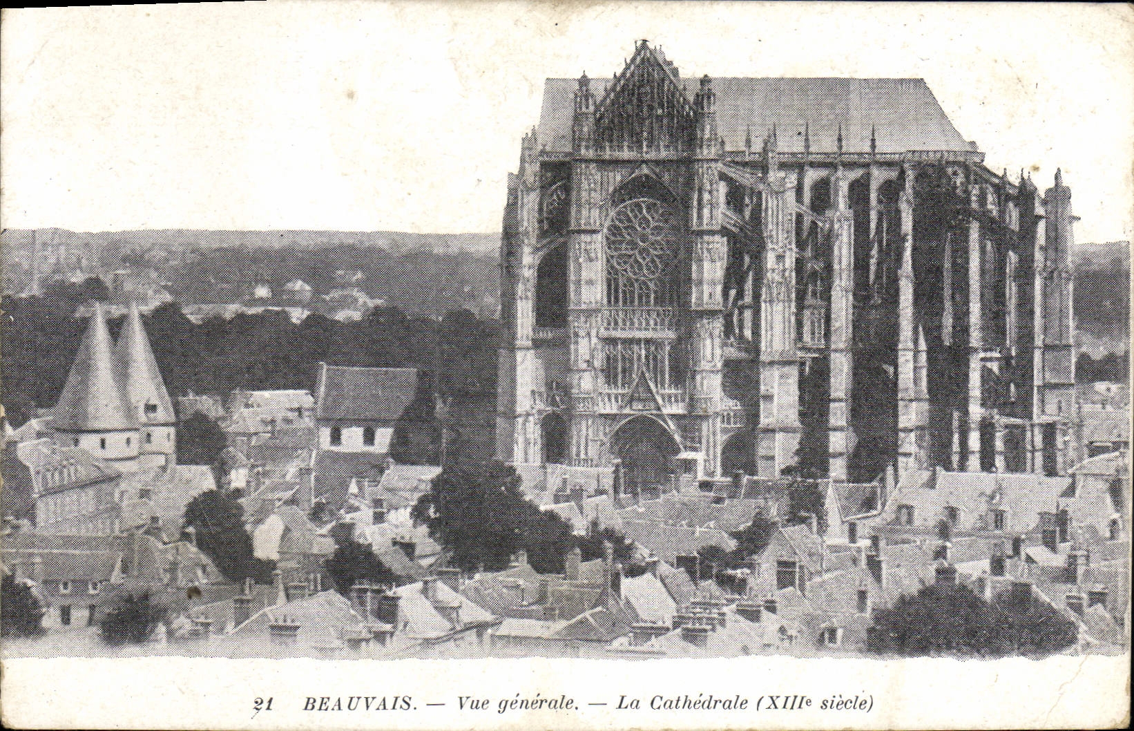 CPA Beauvais Vue Generale La Cathedrale