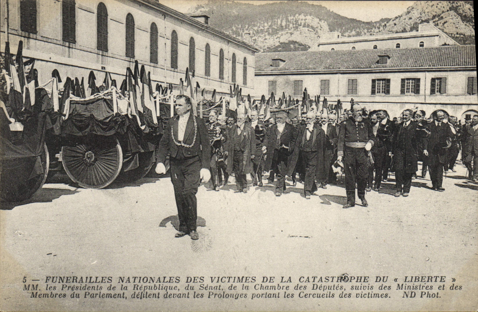 VINTAGE POSTCARD Warship Funeral of the victims of the catastrophe of Freedom