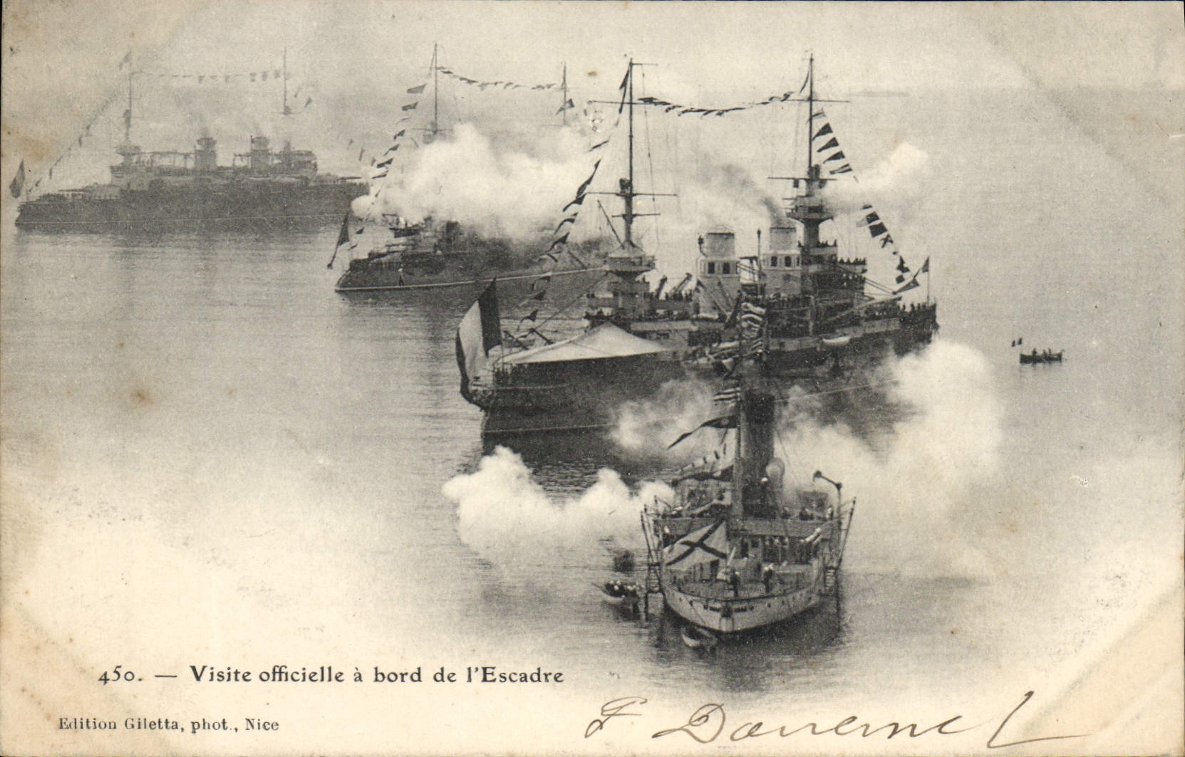 CPA Bateau de guerre Visite officielle a bord de l'escadre