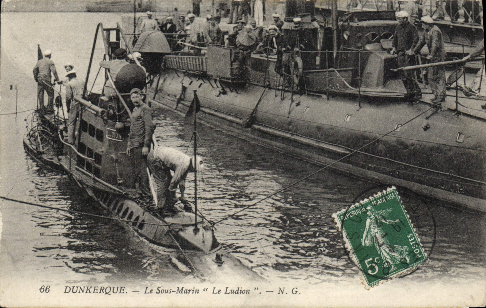 CPA Bateau de guerre Dunkerque Le sous marin Le ludion