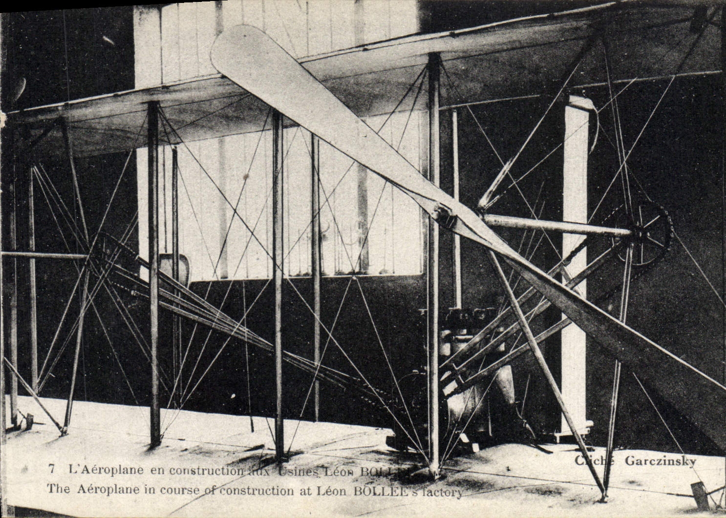 VINTAGE POSTCARD Plane Aviation Airplane in construction Wilbur Wright