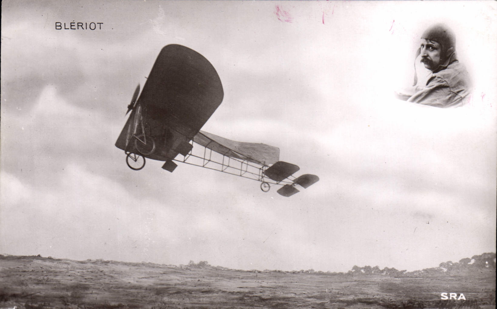 VINTAGE POSTCARD Plane Bleriot Aviation