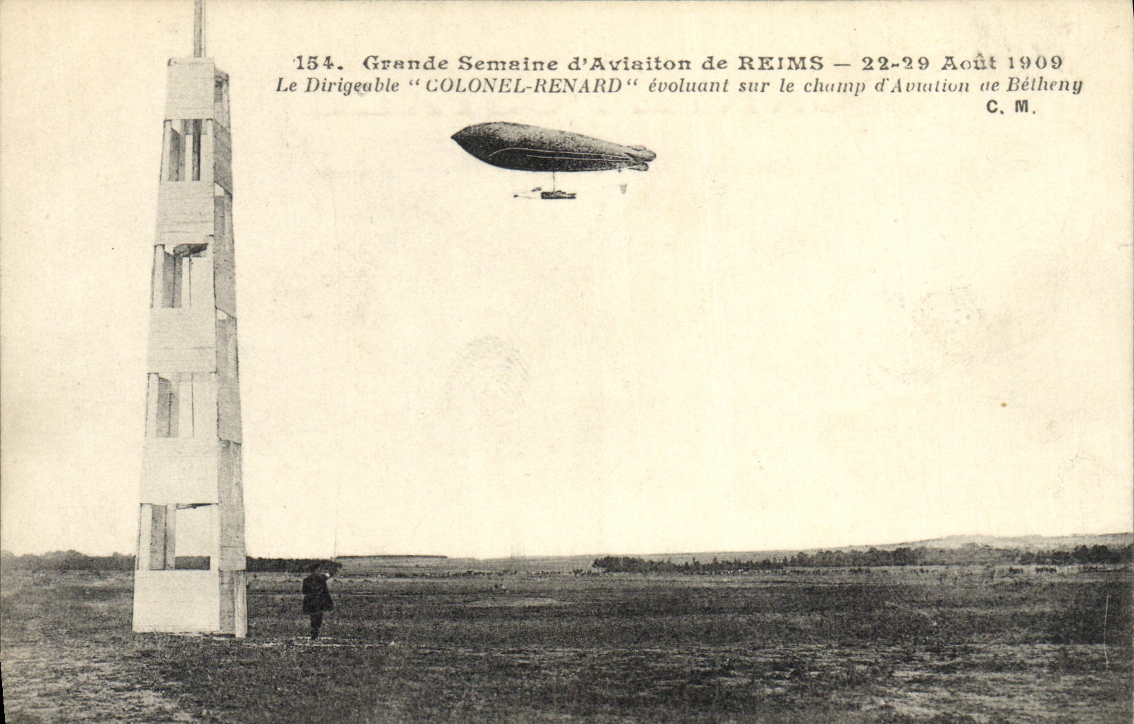 CPA Avion Aviation Zeppelin Dirigeable Colonel Renard evoluant sur le champ d'aviation de Betheny